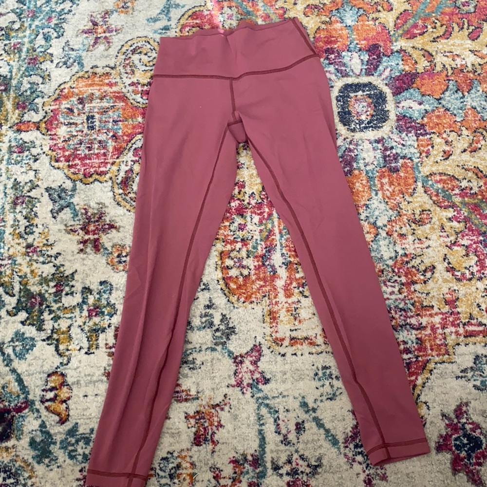 LULULEMON PINK LEGGINGS